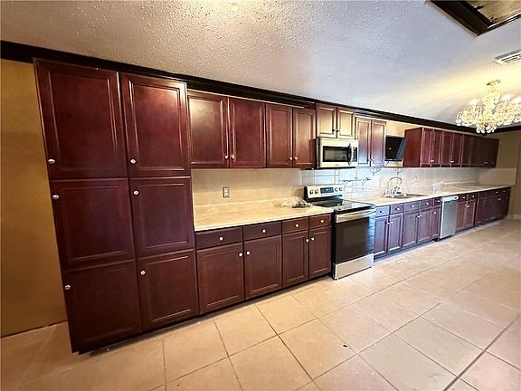 5th image of 7300 Runnymede Dr
