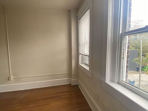 3rd image of 2806 W Cary St APT 7