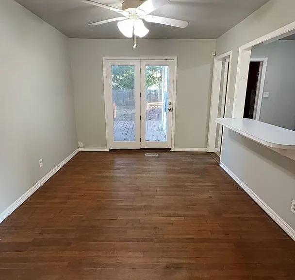 705 W Indiana Ave — Photo 9