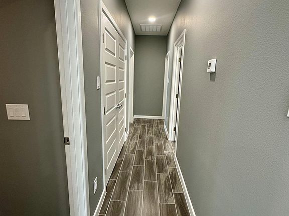4th image of 3000 W Driftwood Ln #1