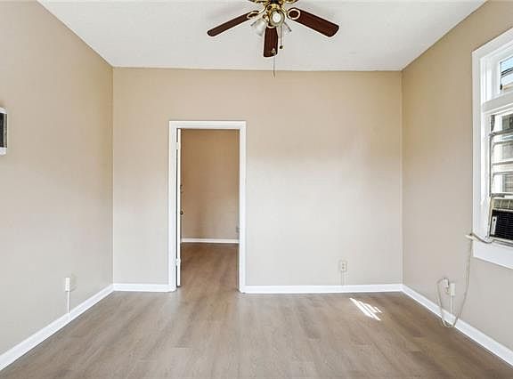 3rd image of 1828 General Ogden St