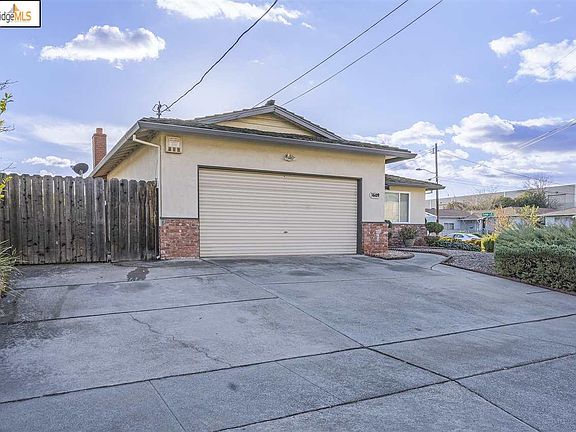 3rd image of 1609 Aster Dr