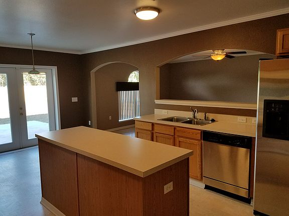4th image of 10425 Opus Dr