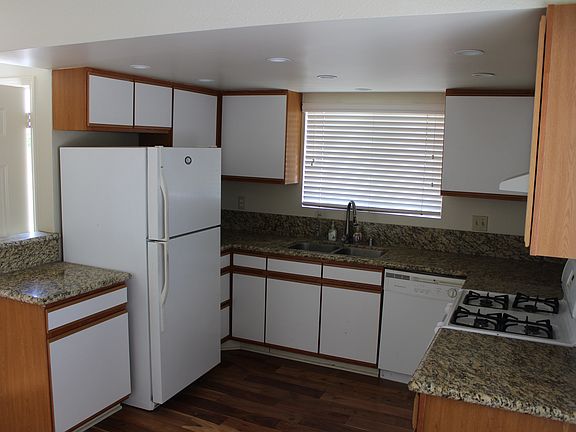 Upgraded Kitchen with Granite CounterTops