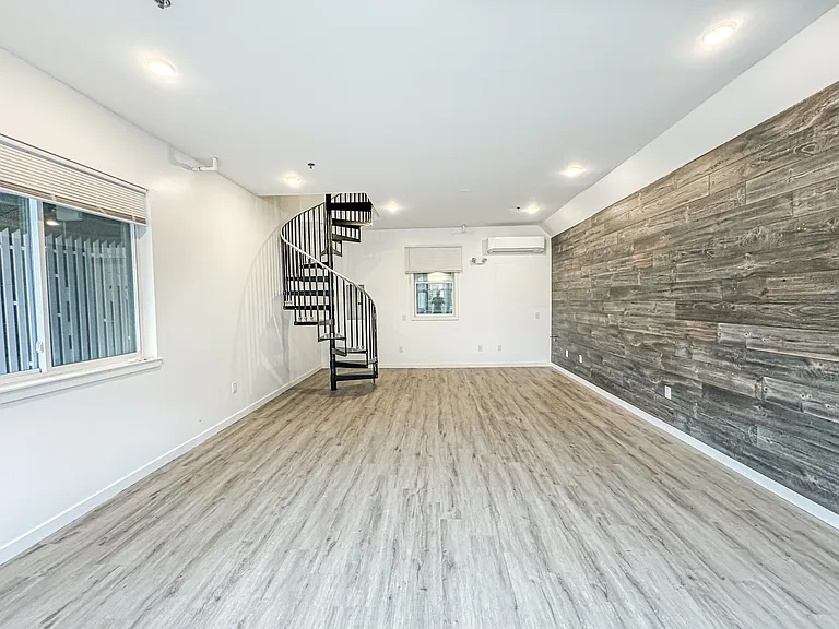 Studio House — Photo 28