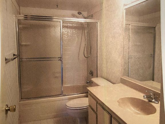 4th image of 8005 Lake Dr APT 313