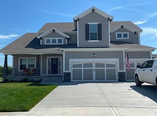 10417 N Lister Ct, Kansas City, MO 64156