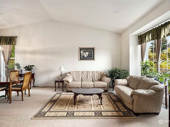 5th image of 6903 75th Drive NE