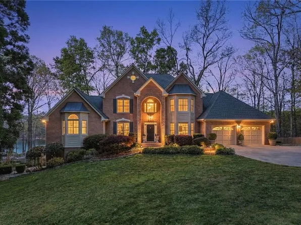 3176 Deep Water Dr, Gainesville, GA 30506