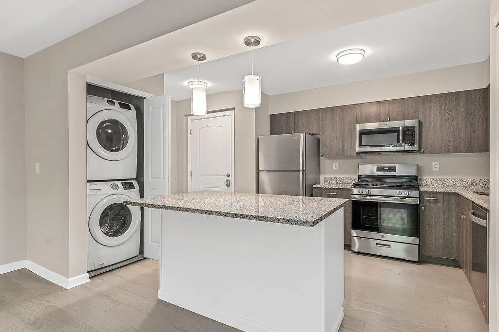 1 bed, 650 sqft, $1,050 — Photo 4