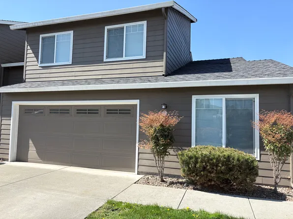 303 Live Oak Loop, Central Pt, OR 97502