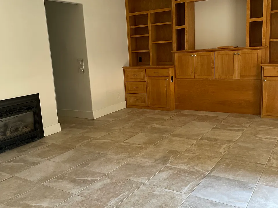 963 Fulton Ave #557