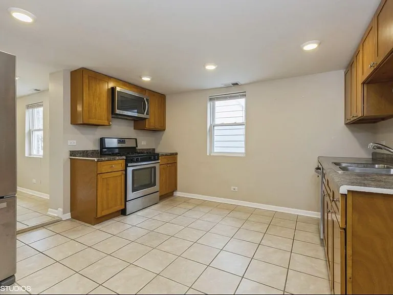 1840 W Huron St #2 — Photo 7