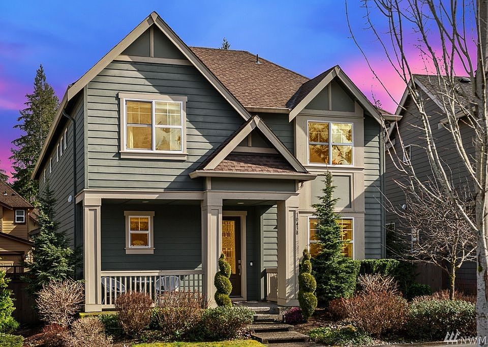 Sought after Park view home. 4 bedrooms, home office & loft. Impressive designer's touches inside and out!  