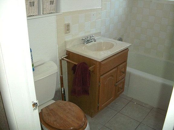 5th image of 1031 Alexander Cir