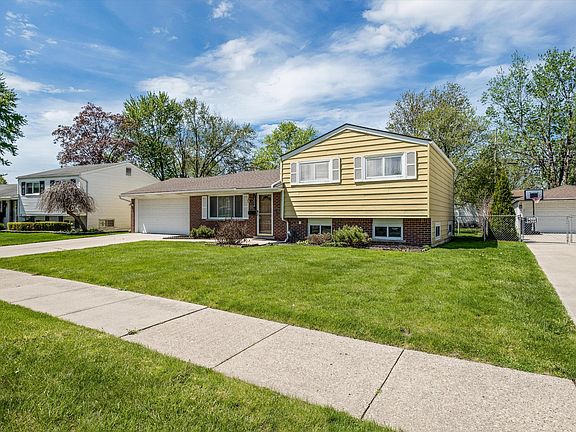2nd image of 12058 Averill Dr
