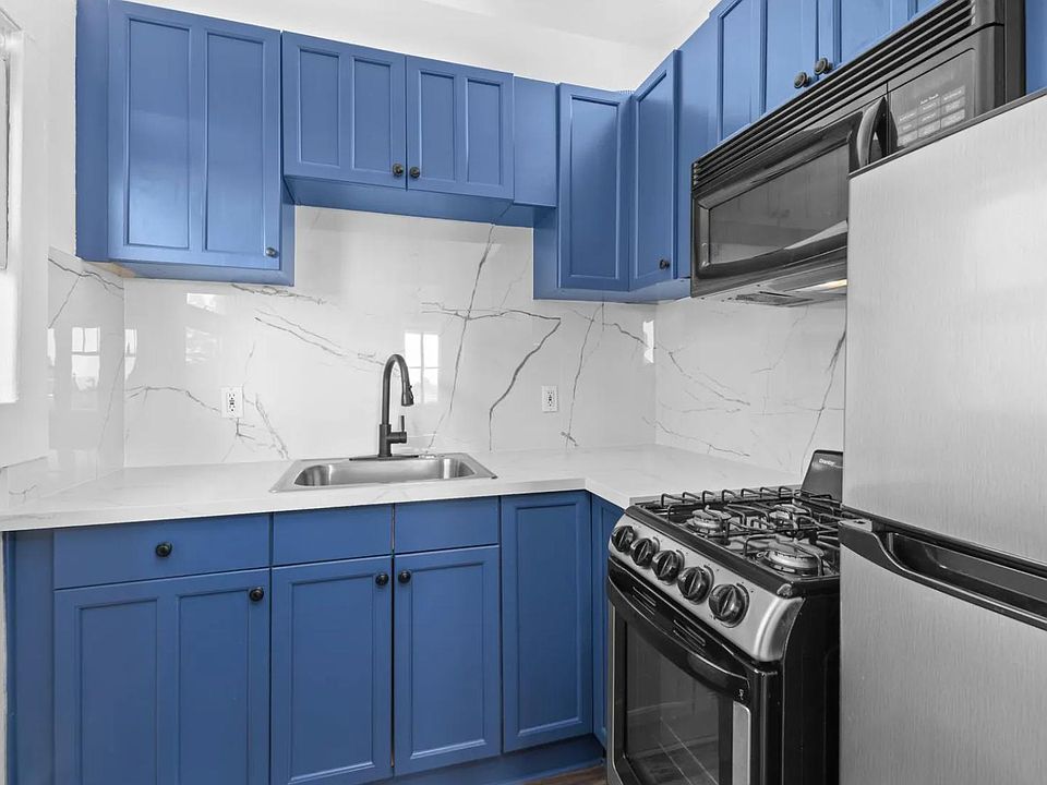 1st image of 3105 5th Ave #12