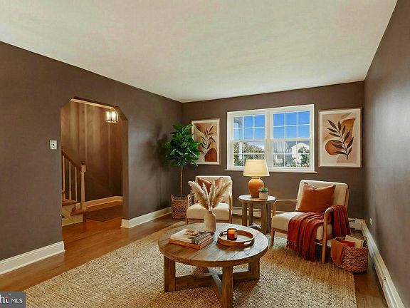 4th image of 2189 Schaeffer Rd