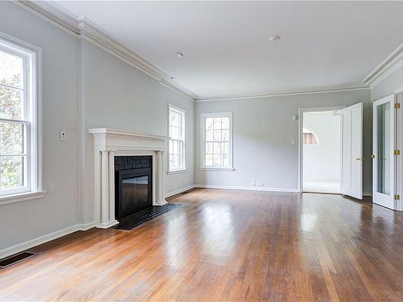 5th image of 3415 Princeton Ave