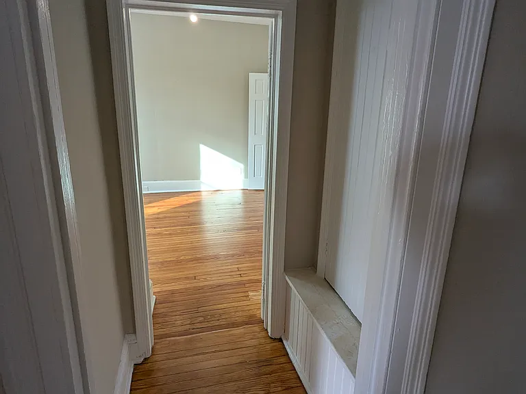 1300 Summit Ave #3 — Photo 9