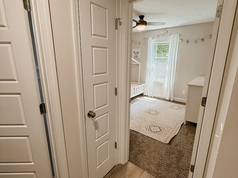 1201 Elizabeth Ln — Photo 29