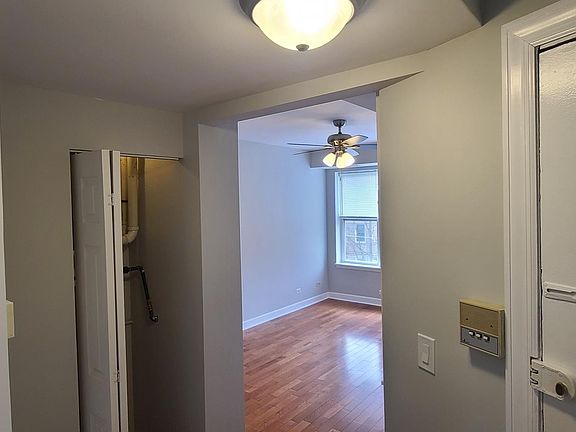 3rd image of 2554 W Gunnison St #3
