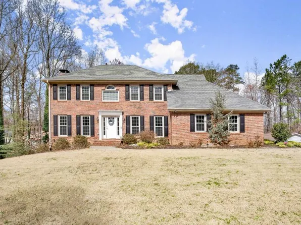 5020 Puritan Dr, Sugar Hill, GA 30518