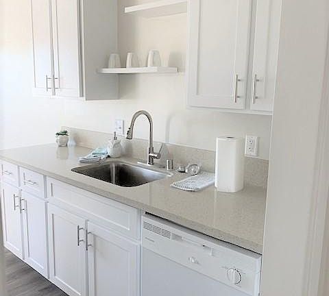 4th image of 720 W Valley Dr #5
