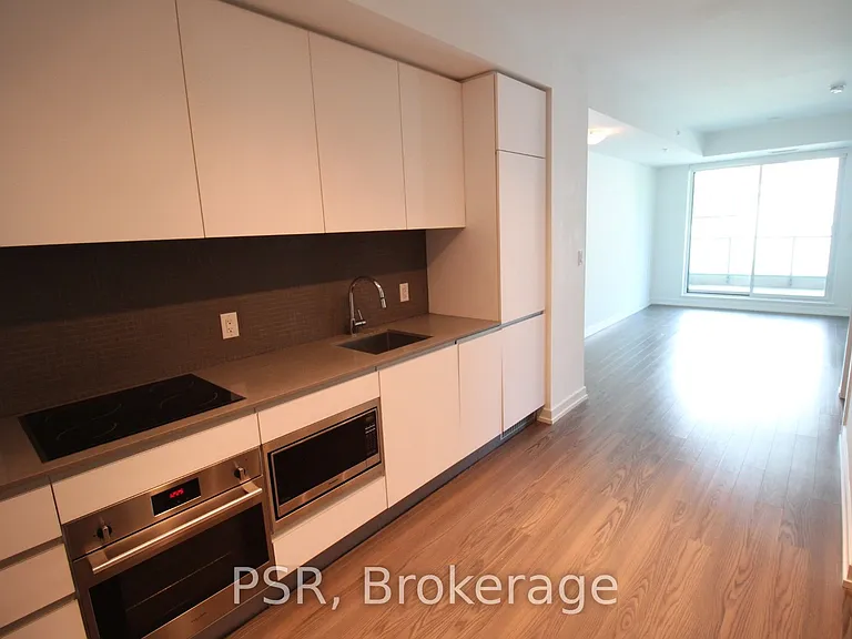 377 Madison Ave #318 — Photo 8