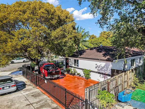 4th image of 3815 NW 13th Ave
