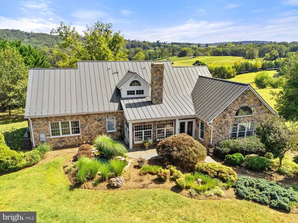 6951 Hilltop Ln, Marshall, VA 20115