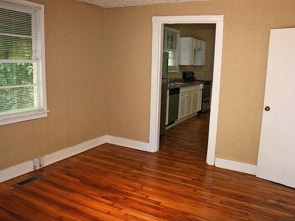3rd image of 472 E Whitehall Rd