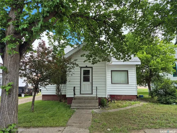 133 1st STREET W, Ponteix, SK S0N 1Z0