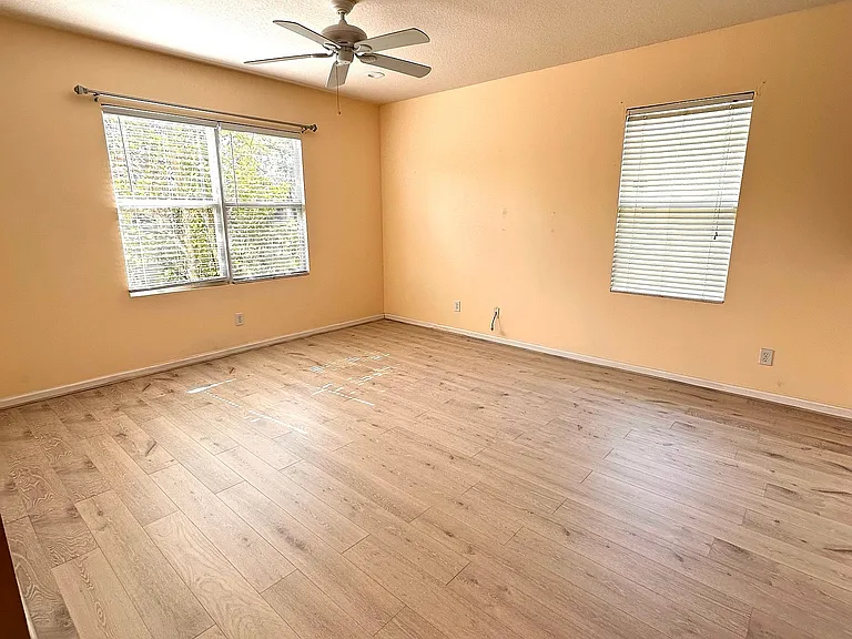 481 Cressa Cir — Photo 13