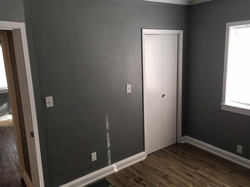 2nd image of 302 W Rock St #1