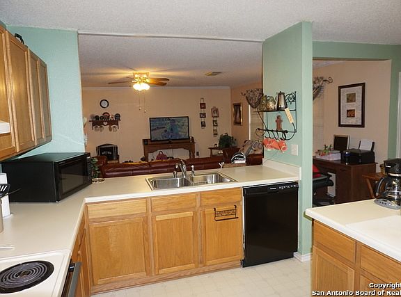 4th image of 16174 Walnut Creek Dr