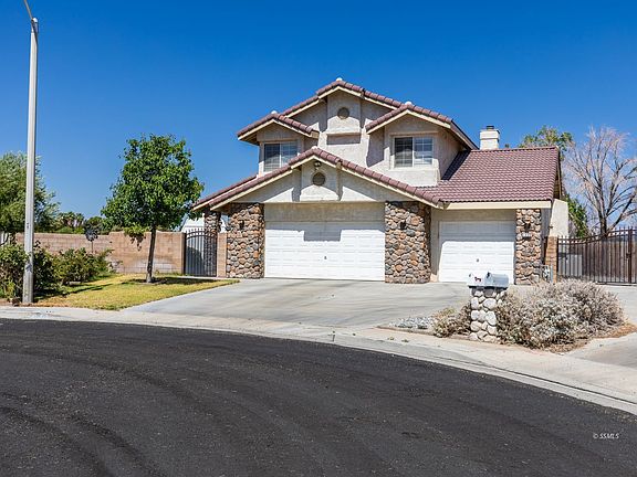 3rd image of 1220 Flora Way