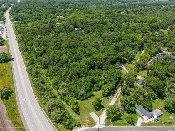 2064 Orchard St, Edwardsville, KS 66111