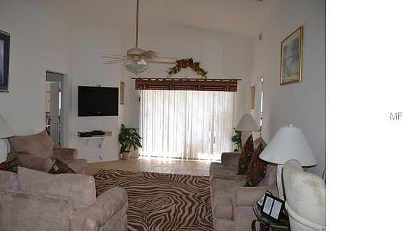 4th image of 841 Clear Creek Cir