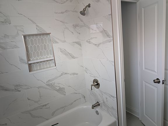 5th image of 5101 N Lotus Ave #1
