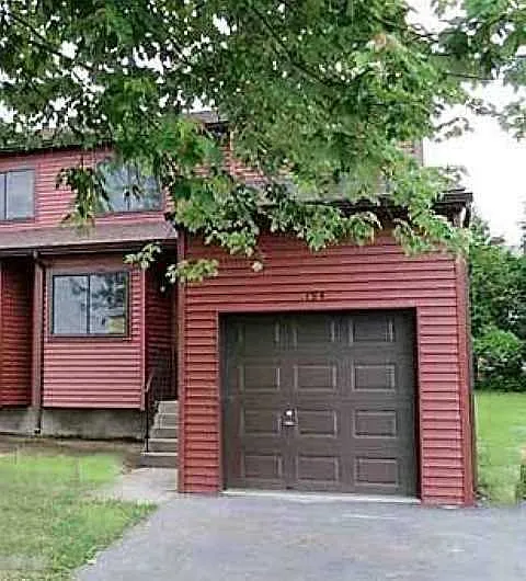 194 Sterling Pl photo 1
