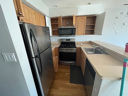 1st image of 16 Patricia Ln #208
