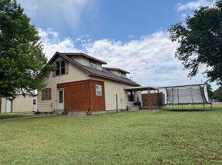363 E 5th St, Grainfield, KS 67737