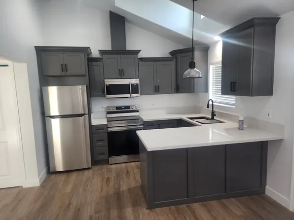 10014 1/2 Walnut St, Bellflower, CA 90706