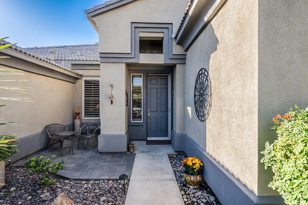2 bed, 2.5 bath, 2172 sqft, $4,200 — Photo 2