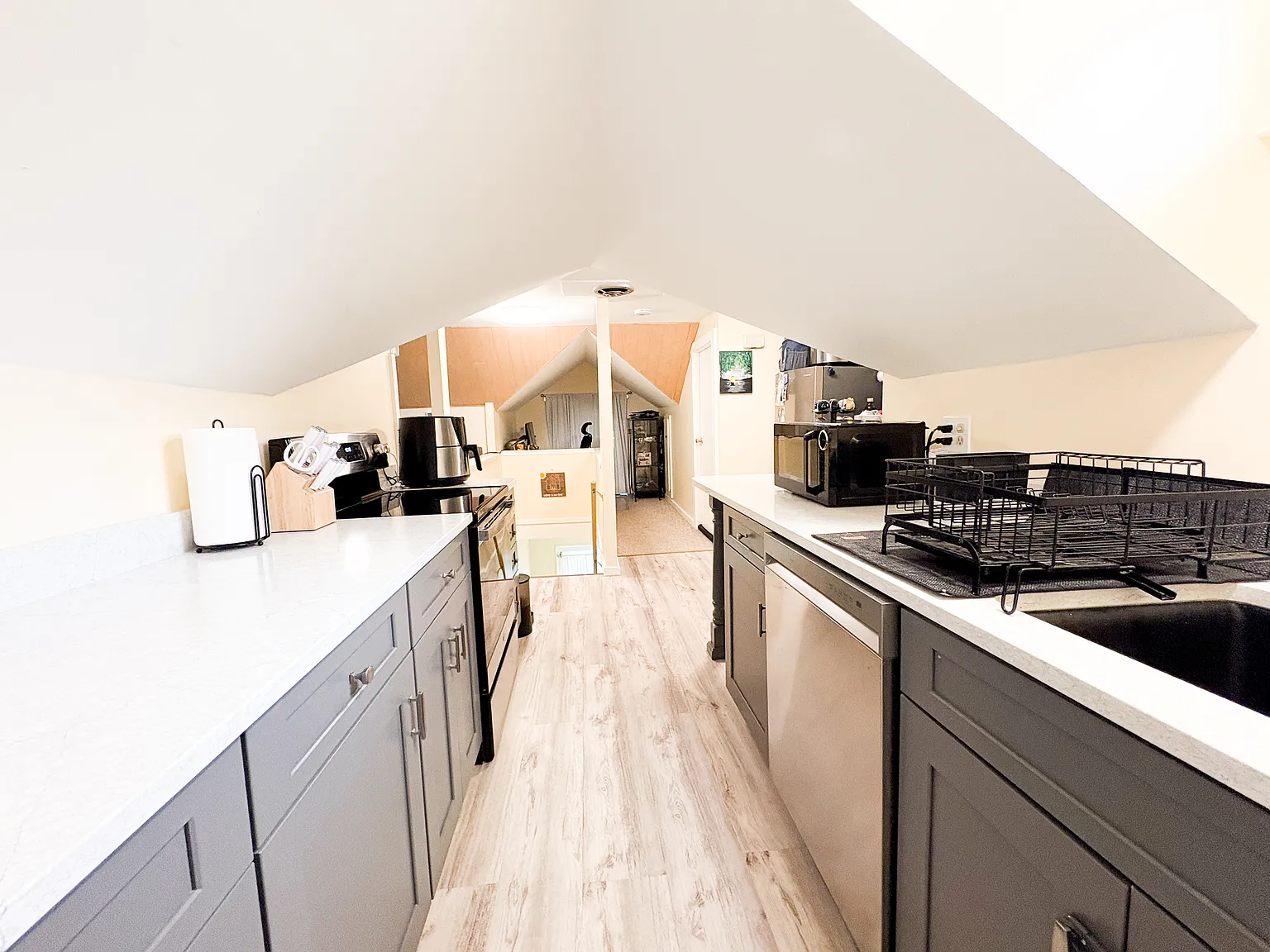 1 bed, 725 sqft, $1,895 — Photo 4
