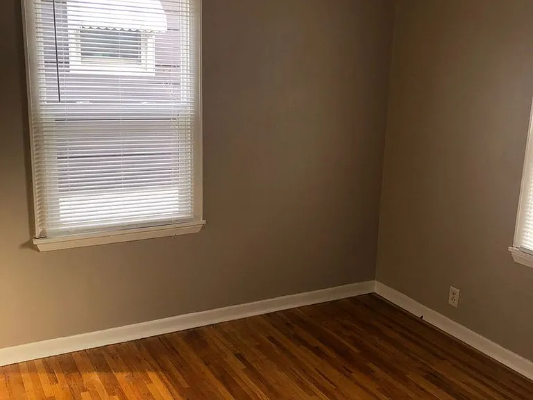 1130 Easton Ave — Photo 5
