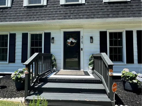 315 Sharon Dr, Seaford, VA 23696