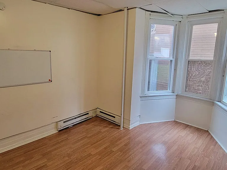 Main 511 — Photo 11