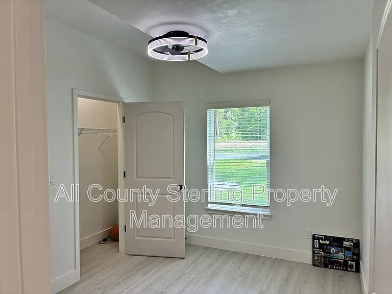 10230 NE 72nd St — Photo 15